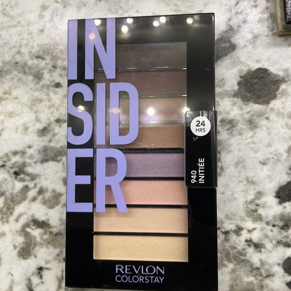 4 eyeshadow palettes - Picture 3 of 4